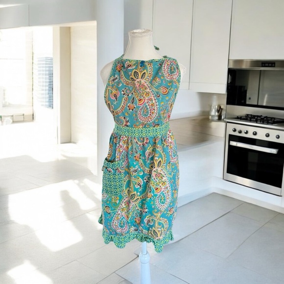 Handmade Paisley Print Green Apron - Picture 1 of 10